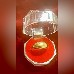 Dome Ring - 18K Saudi Gold, Size 6.5. This is a real 18K Saudi gold plus SF